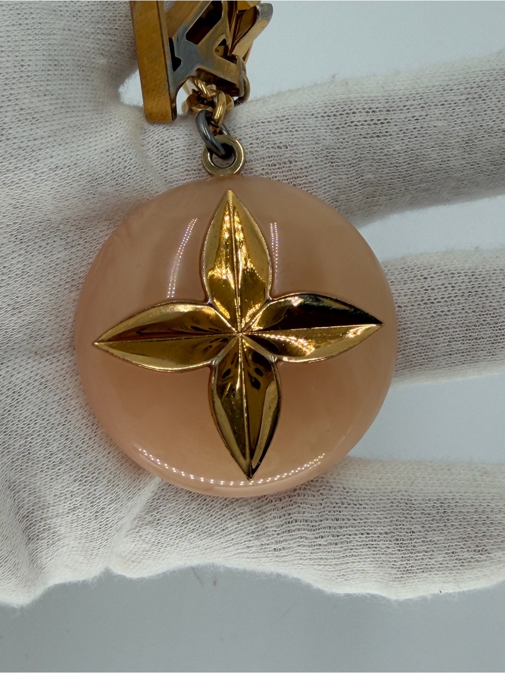 Louis Vuitton Hollow Flower Gold-Tone & Peach Resin LV Flower Bag Charm w/COA - Picture 3 of 12